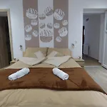 Pogacsas 公寓 *