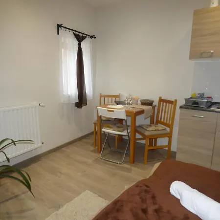 Daire Pogacsas Tokaj